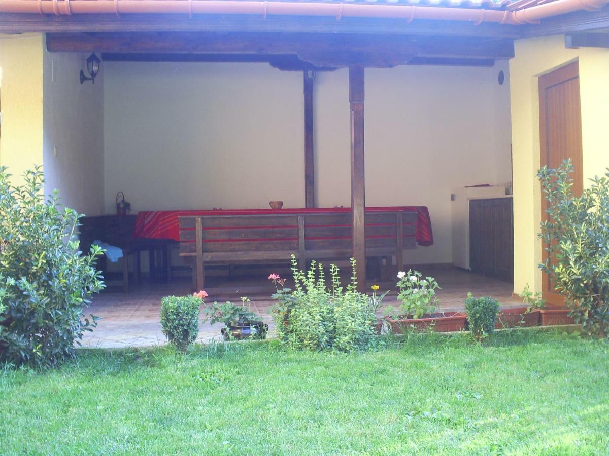 Къща За Гости Фантазия Tryavna Exterior foto